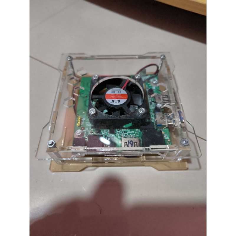 STB ZTE B860H V5 with casing fan