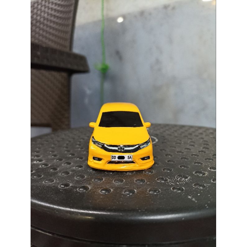 PARFUM MOBIL MINIATUR PAJANGAN HONDA NEW BRIO BISA CUSTOM WARNA DAN PLAT NOMOR