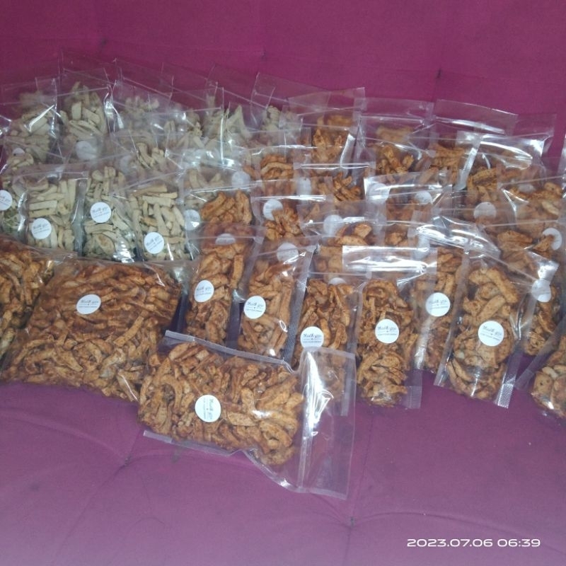 

paket reseller/ basreng daun jeruk/basreng pedas daun jeruk/basreng ori daun jeruk