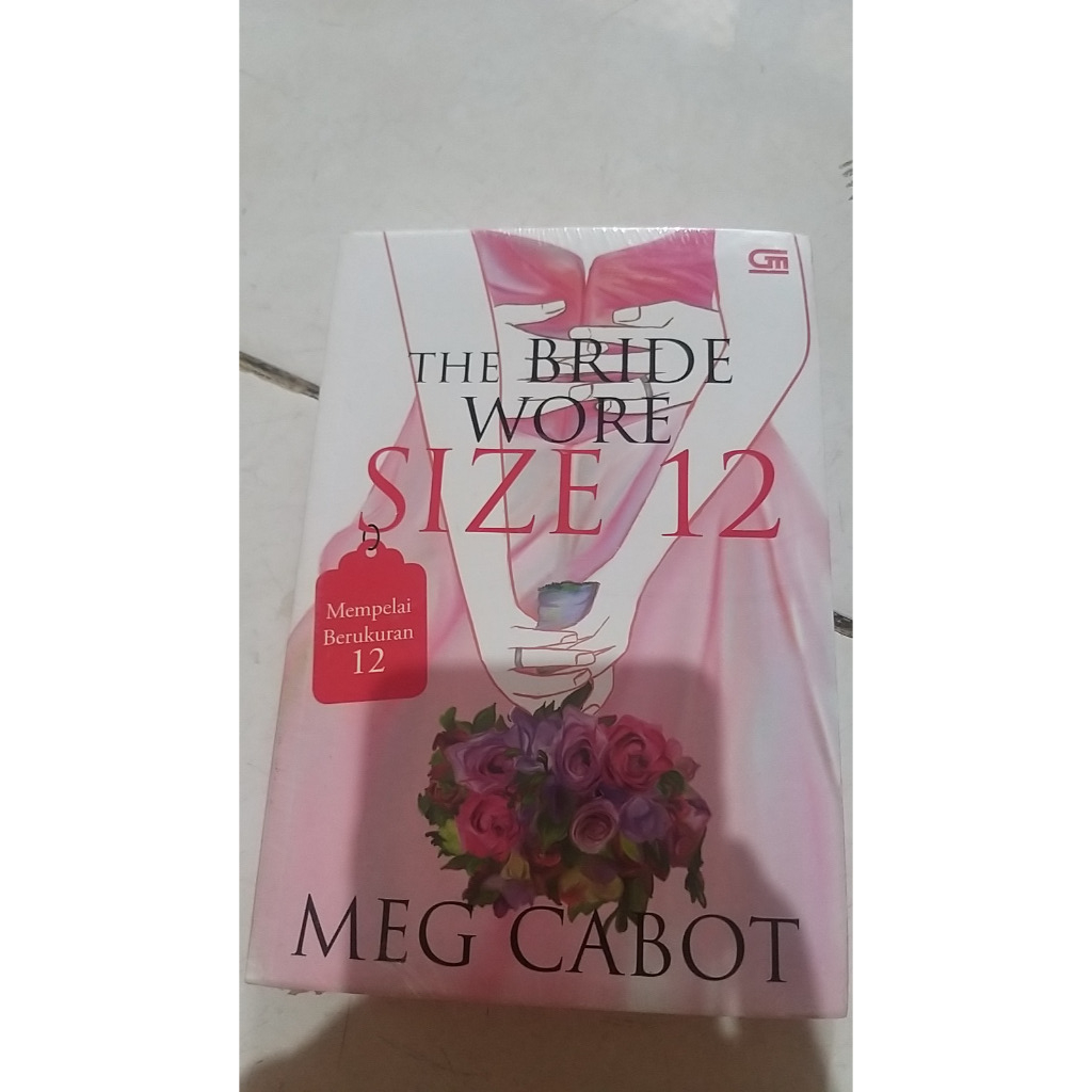Novel Meg Cabot The Bride Wore Size 12