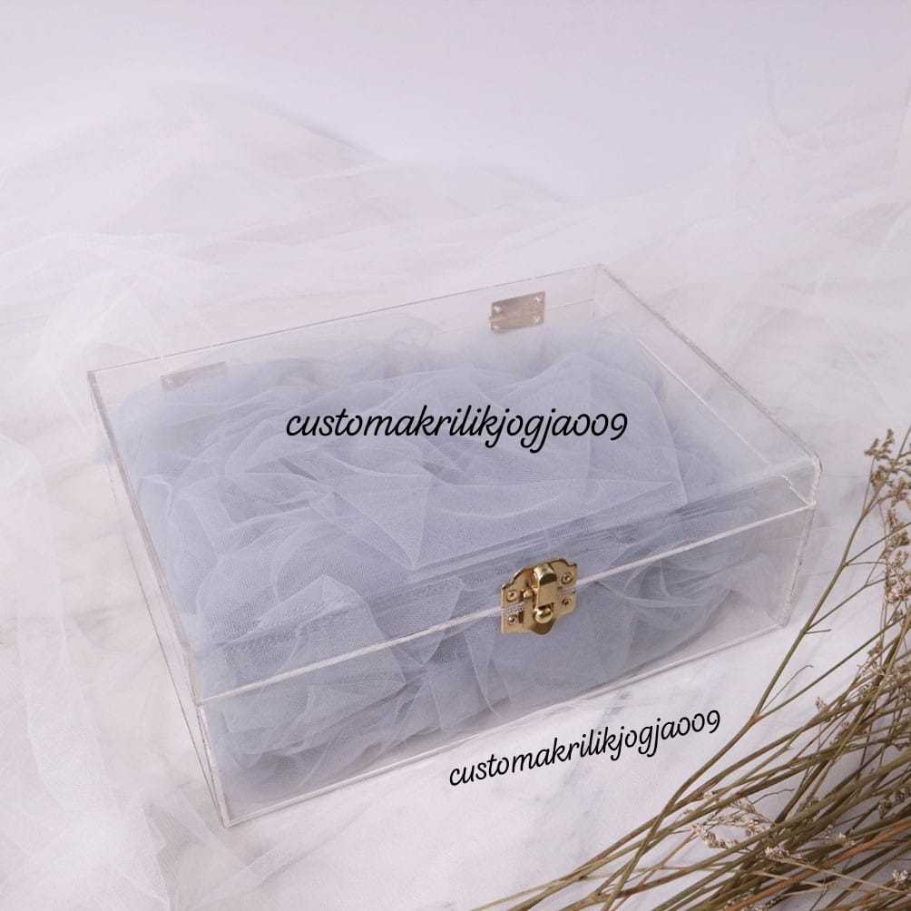 

Bridesmaid Box Akrilik