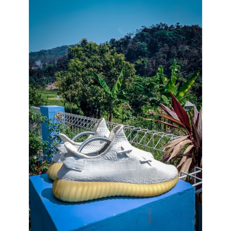 SEPATU SECOND - Adidas Yezzy