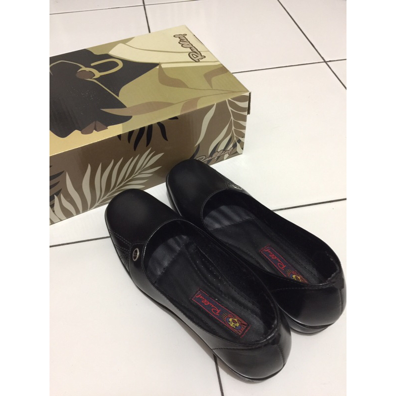 Sepatu Pentopel Wanita Rullief