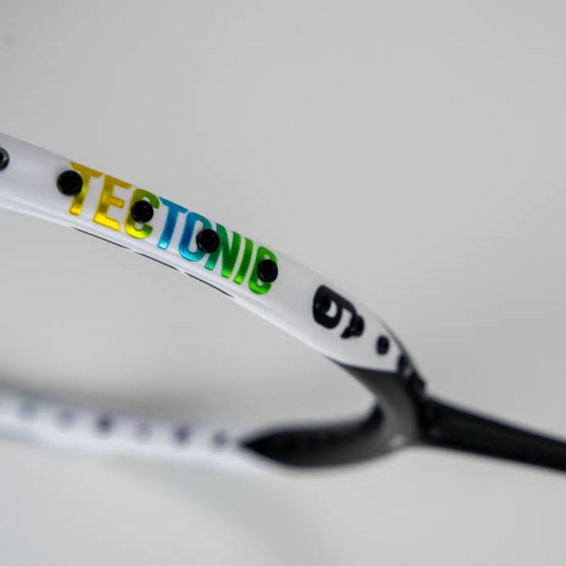 RAKET BADMINTON LINING SUPER TECTONIC 9 TENTION 32LBS BONUS TAS DAN GRIP