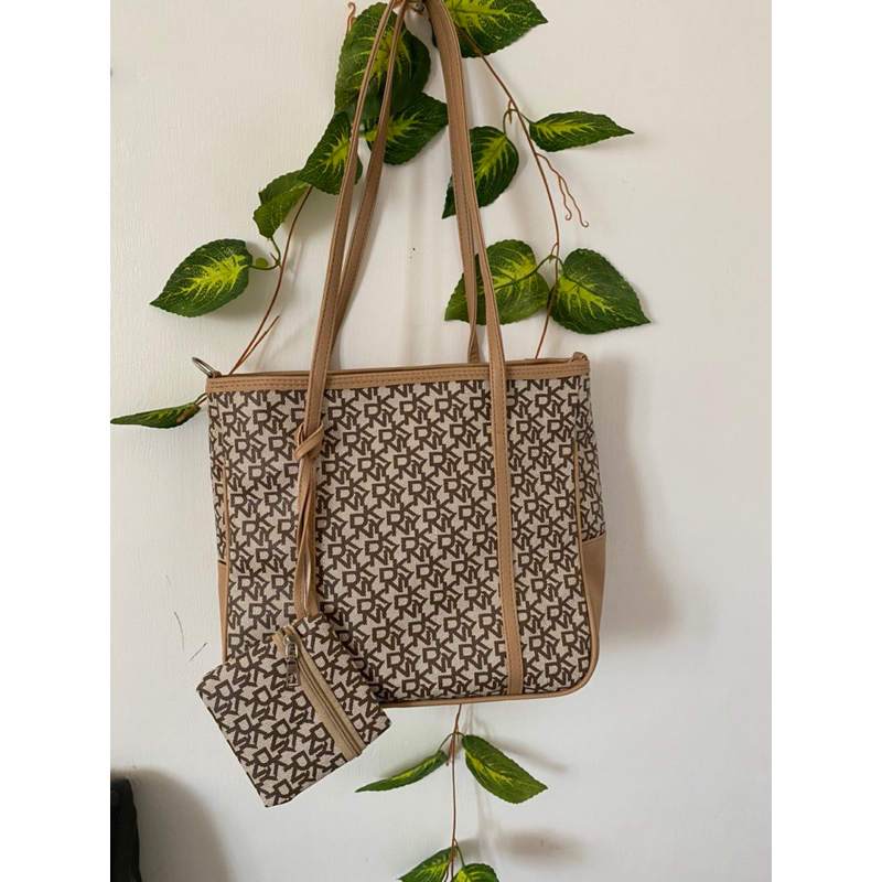 TAS TOTE BAG DKNY