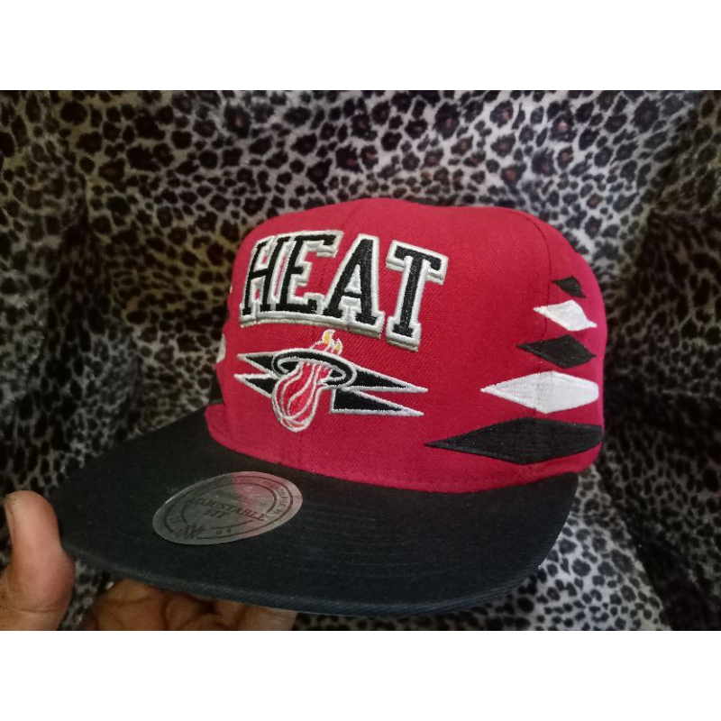 Topi NBA Diamond Cut
