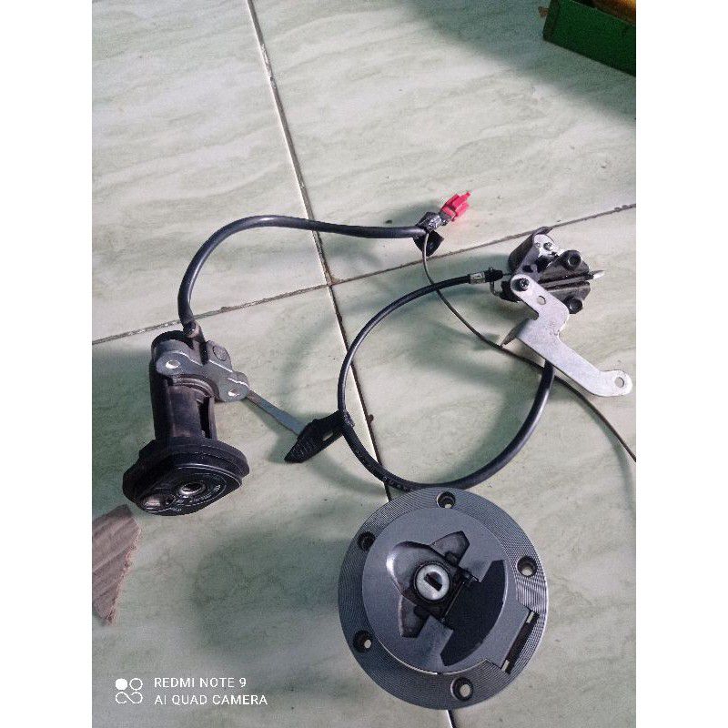 Kunci kontak r15 v2 original copotan/bekas