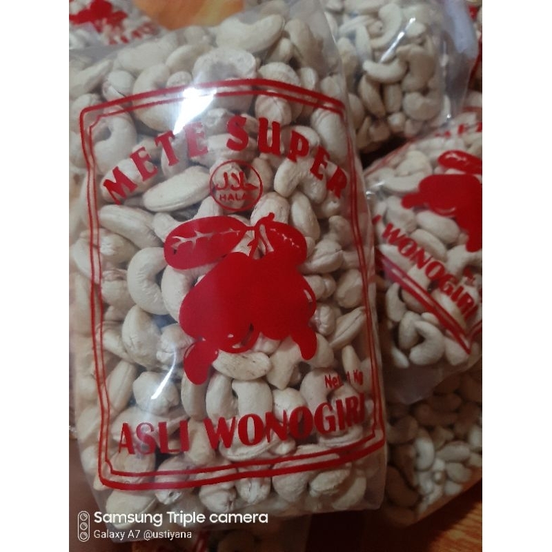 

KacangMete Mentah Utuh GradeA