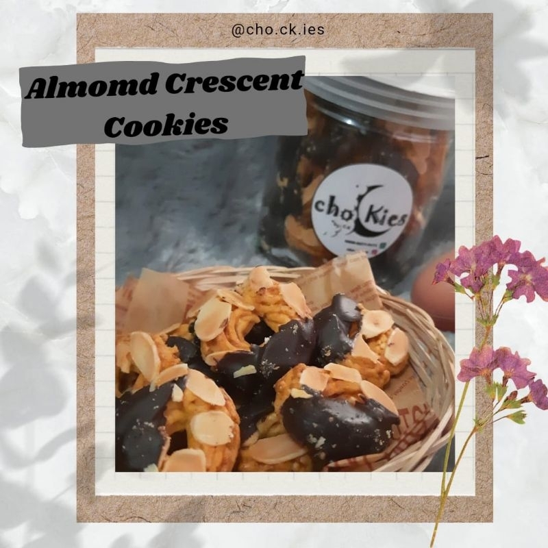 

Almond Crescent Cookies (Kue kering Almond) 250gr