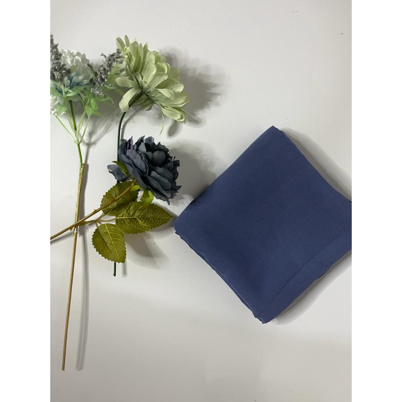 bella square (denim)