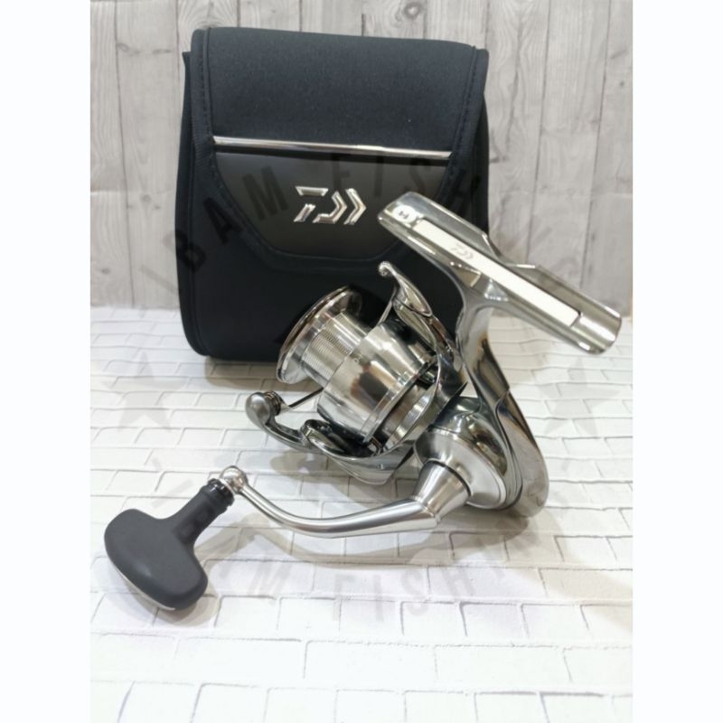 Reel Daiwa Exist LT 2022 3000-H • PC 2500D-H