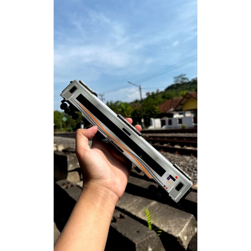 MAINAN KERETA API KAYU, GERBONG STAINLESS STEEL EKSEKUTIF