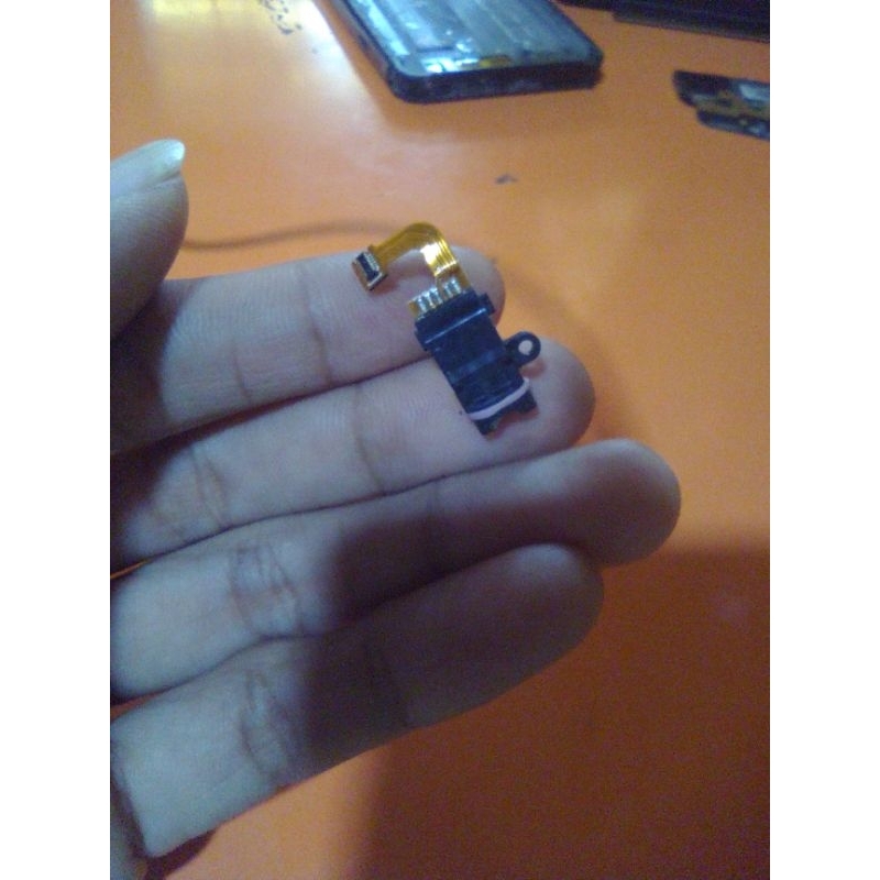 fleksibel konektor headset hisense C20 kingkong 2 bekas original