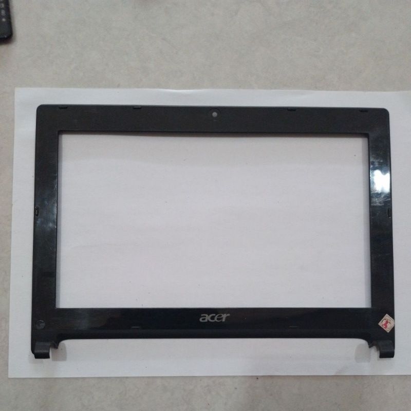 casing cassing case frame led lcd laptop Acer Aspire one 522