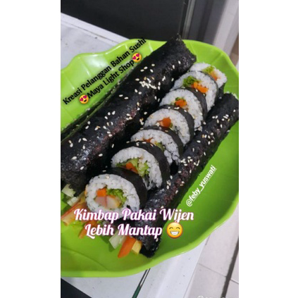 

Stock Banyak Wijen sangrai roasted sesame seed taburan wijen putih hitam oven