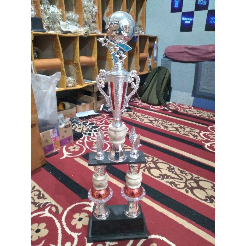 Piala Kaki 2 Figur Bola Silver