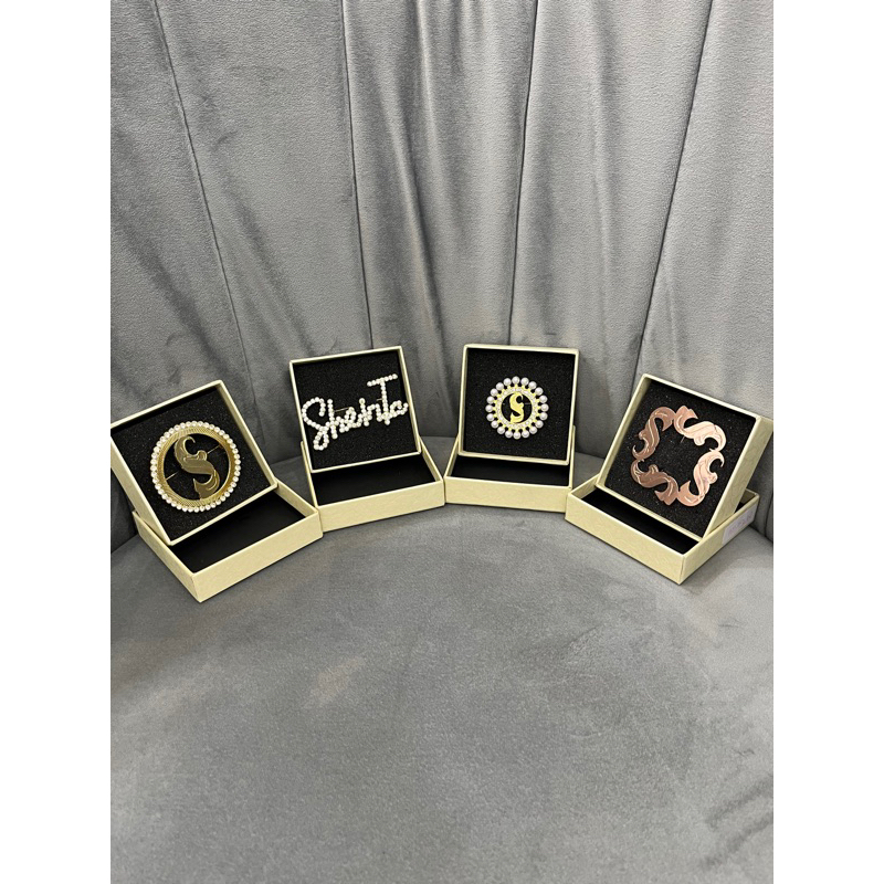 BROOCH SHEINTA SIGNATURE