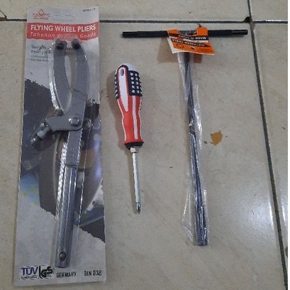 Paket Treker CVT Motor Matic Dengan Obeng Bolak-balik Dan Kunci Shock T 8MM