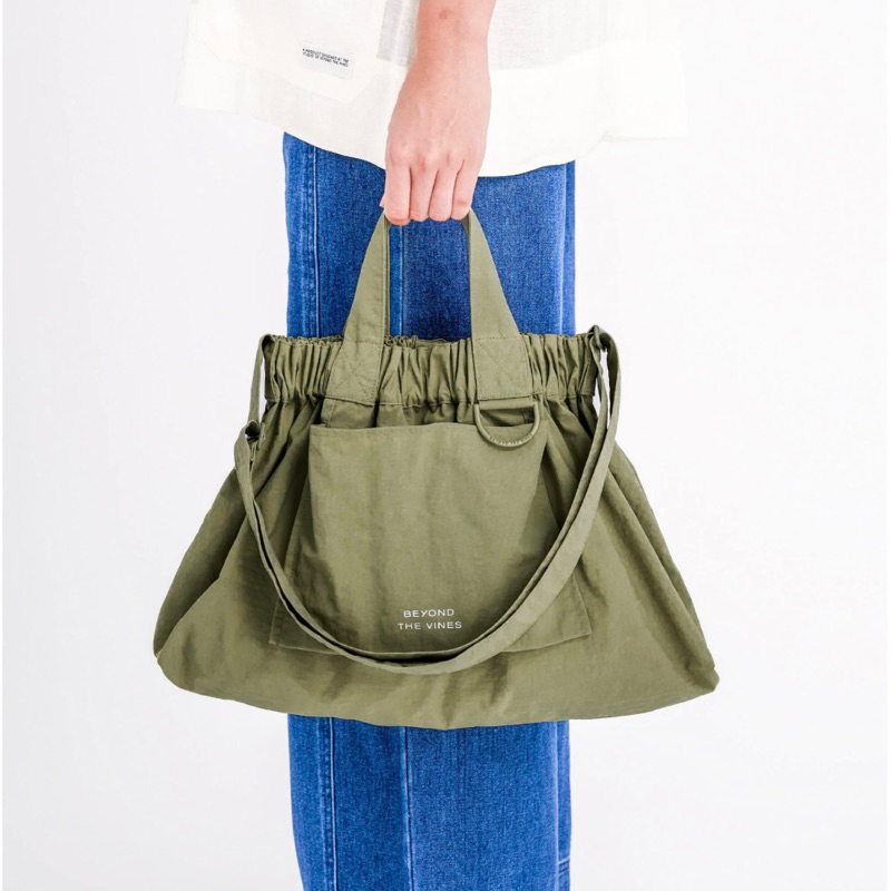 (Ready) BTV BEYOND THE VINES DUMPLING BAG SIZE M