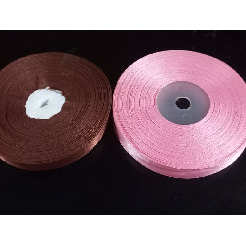 

Pita SATIN 1/2INCH PANJANG 25YARD isi 10 roll