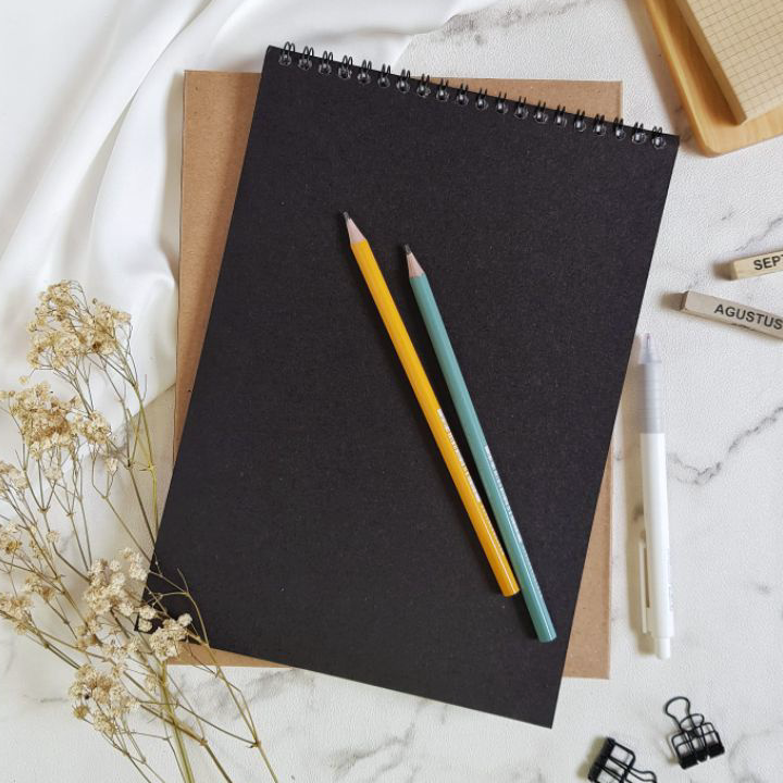 

Murah Banget WATERCOLOUR /SKETCHBOOK / BUKU SKETSA / BUKU GAMBAR A5 / SKETCH BOOK PAPER / 40 SHEET / WATER COLOUR BOOK COVER VINTAGE COKLAT DAN HITAM 250 GSM Sketch Pad Sketchbook A6 / A5 / b5 /buku gambar Cover craft jilid spiral