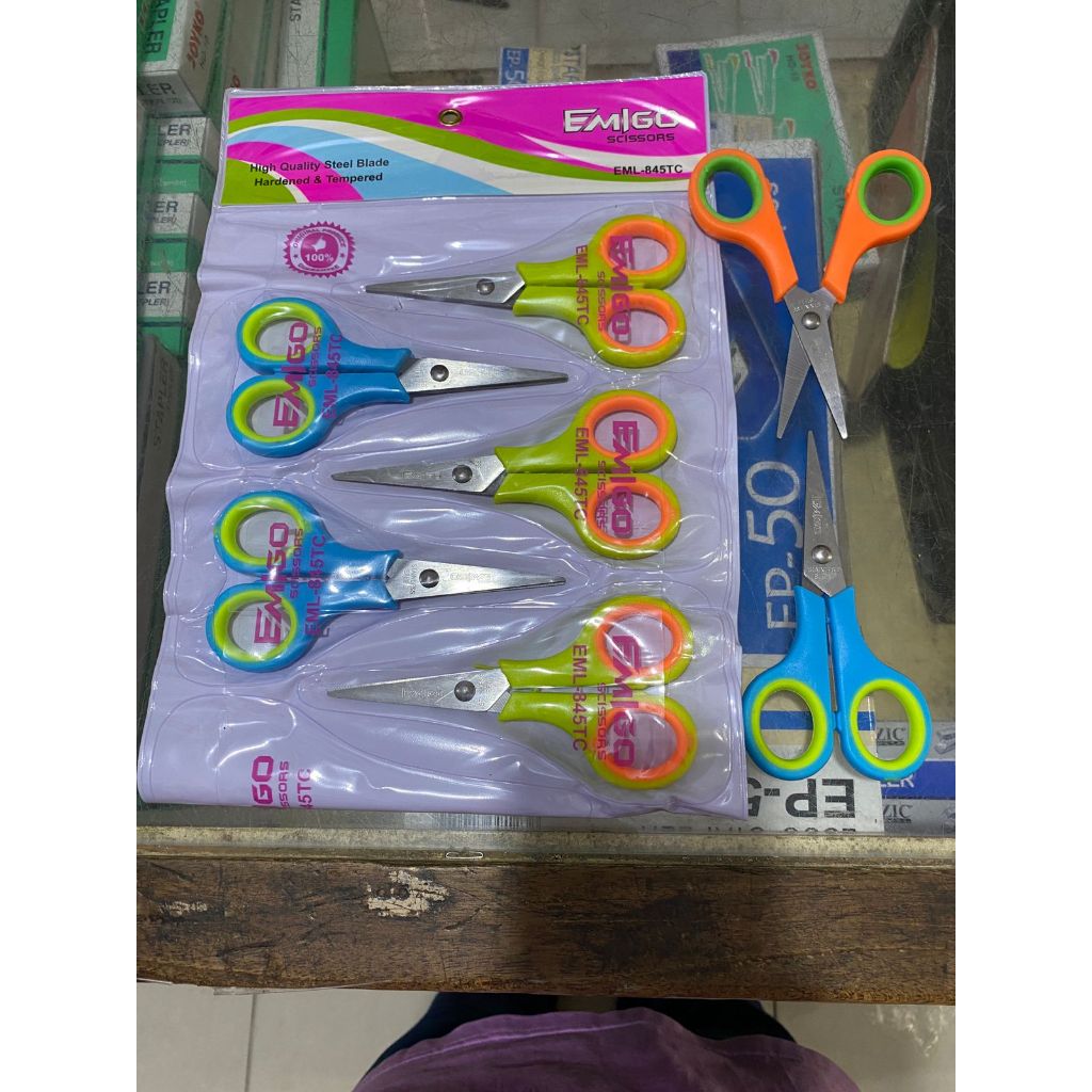 

Gunting Emigo Murah Warna 1 Renteng -12pcs