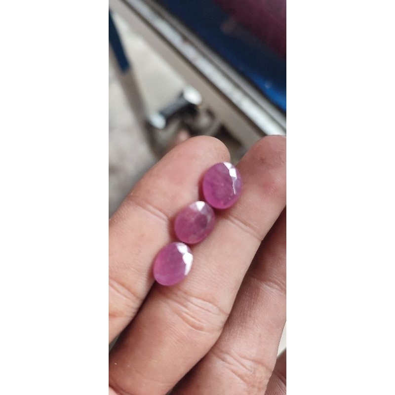 natural pinkish ruby corundum cutting