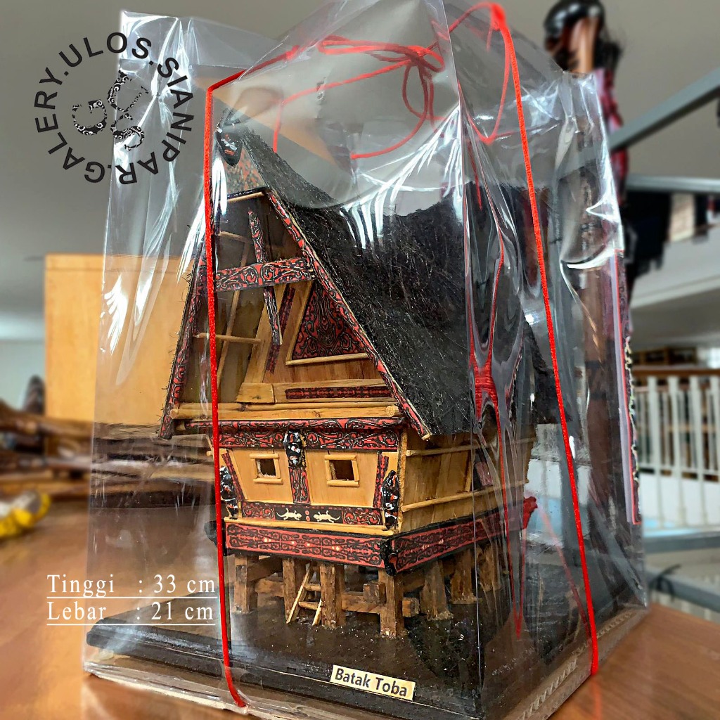 Rumah Adat Batak - Galeri ulos sianipar