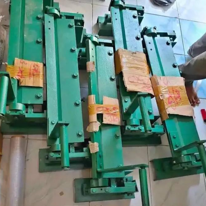 

Mesin Klem Kalender/Mesin Pres Kaleng Kalender/Mesin Jepit Kalender/Alat finishing Kalender