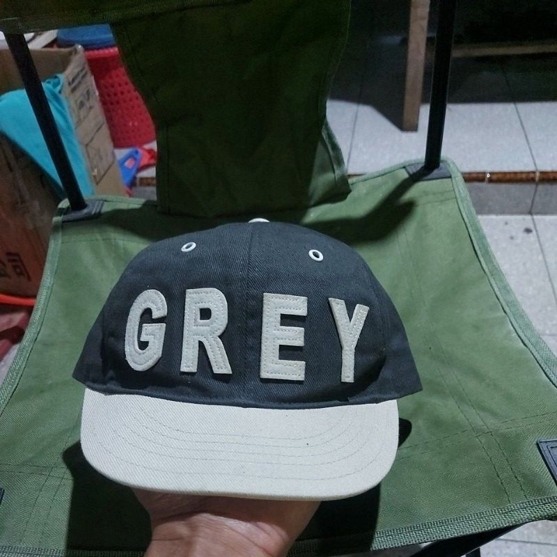 Topi visor pendek brand