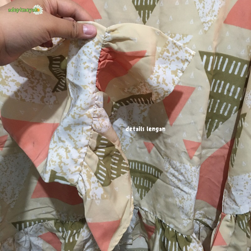 Preloved • blouse by oclo