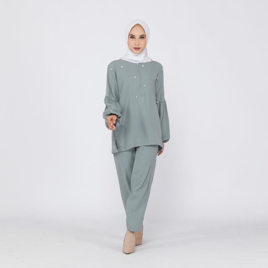 ONE SET PEARL - by ZEENBYZI