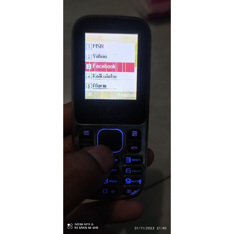 HP I CHERRY MP3 DUAL SIM KAMERA FM SD CARD