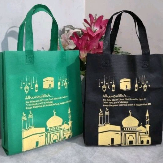 

2.2 Promo >> tas oleh-oleh haji dan umroh P25xL8xT30 harga per lusin isi 12 psc