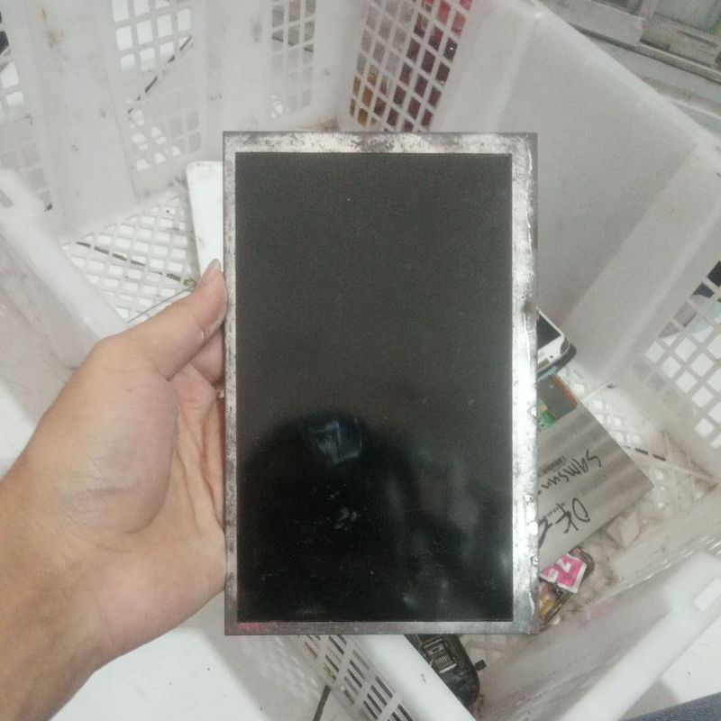 LCD BEKAS TABLET SAMSUNG TAB 3/T11G TIDAK ORI