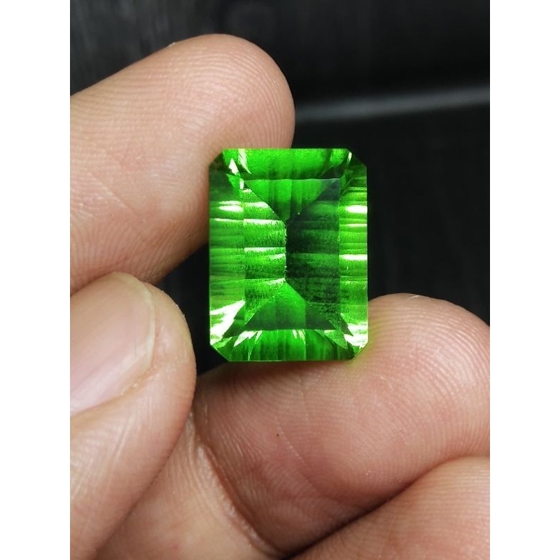 Natural Tektite Moldavite 16x12x8 mm Batu Meteor Hijau Octagon Millenium Cutting