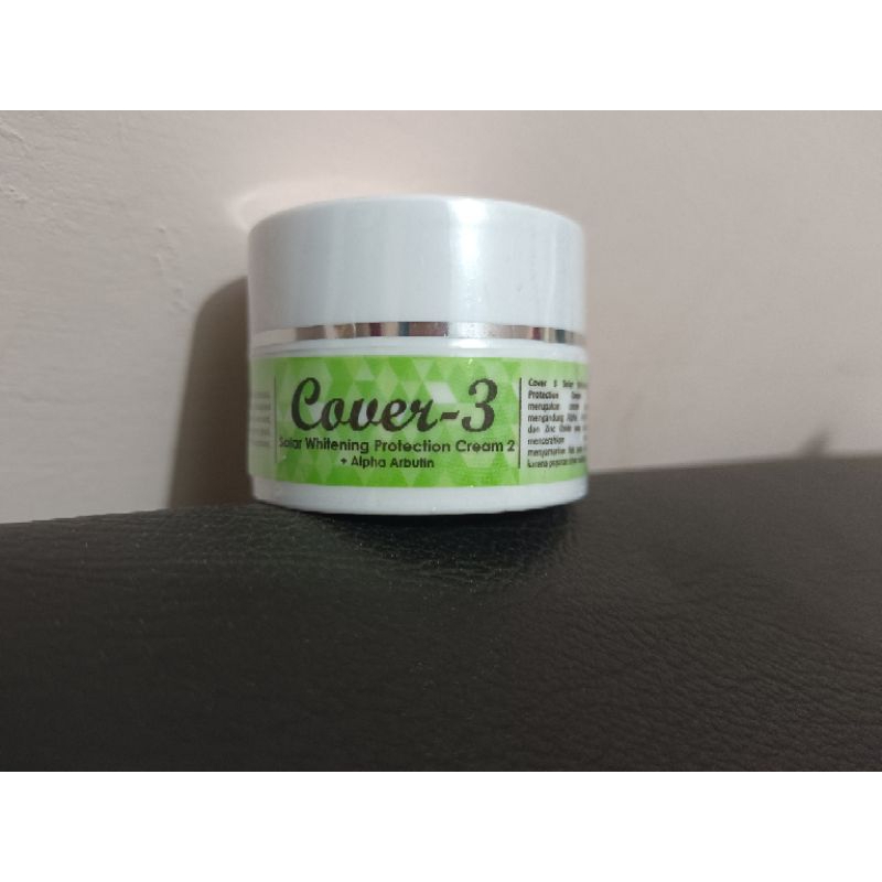 cover 3 whitening alpha arbutin kemasan pot dari proderma