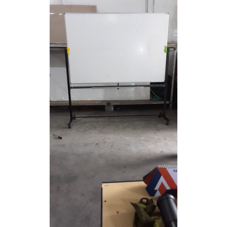 

WHITEBOARD STANDING 120X180 CM