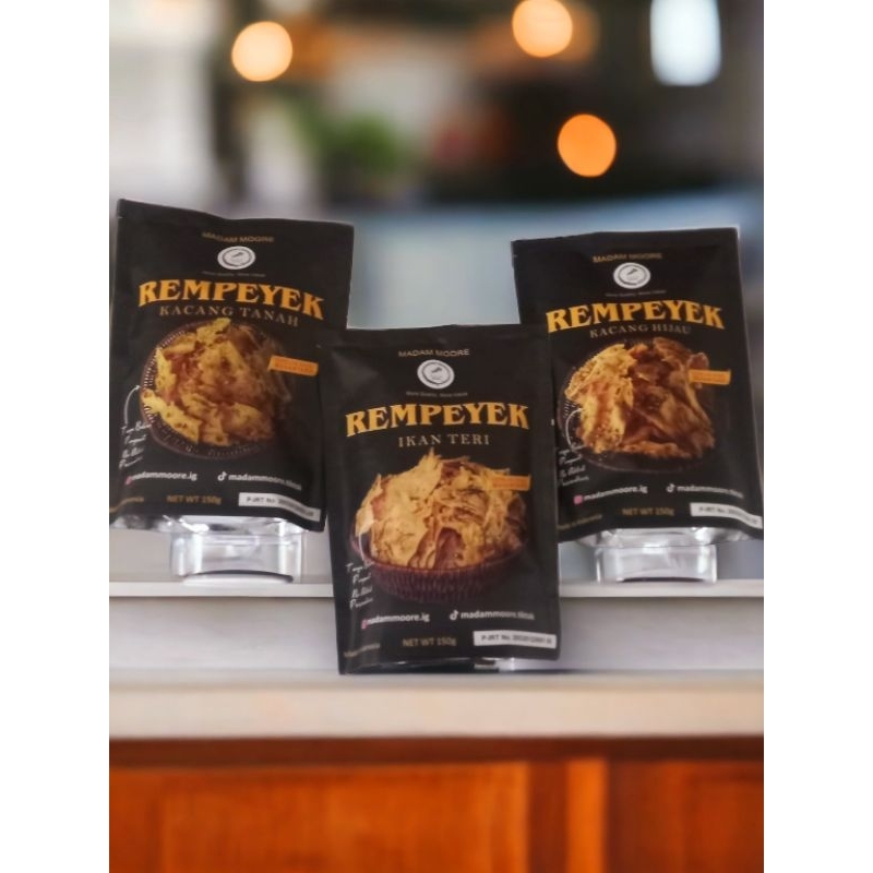 

Peyek kc.hijau Madam Moore