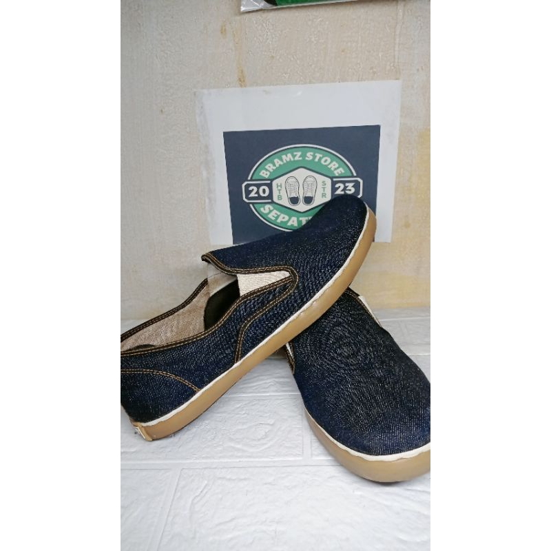 SEPATU OXLAY SLIP ON/SNEAKERS SECOND BRANDED BERKUALITAS PRIA
