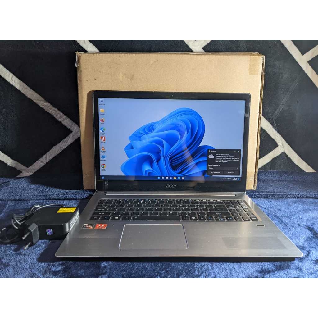 Laptop Design Gaming Acer Swift SF315 AMD Ryzen 3 2200U SSD Mulus
