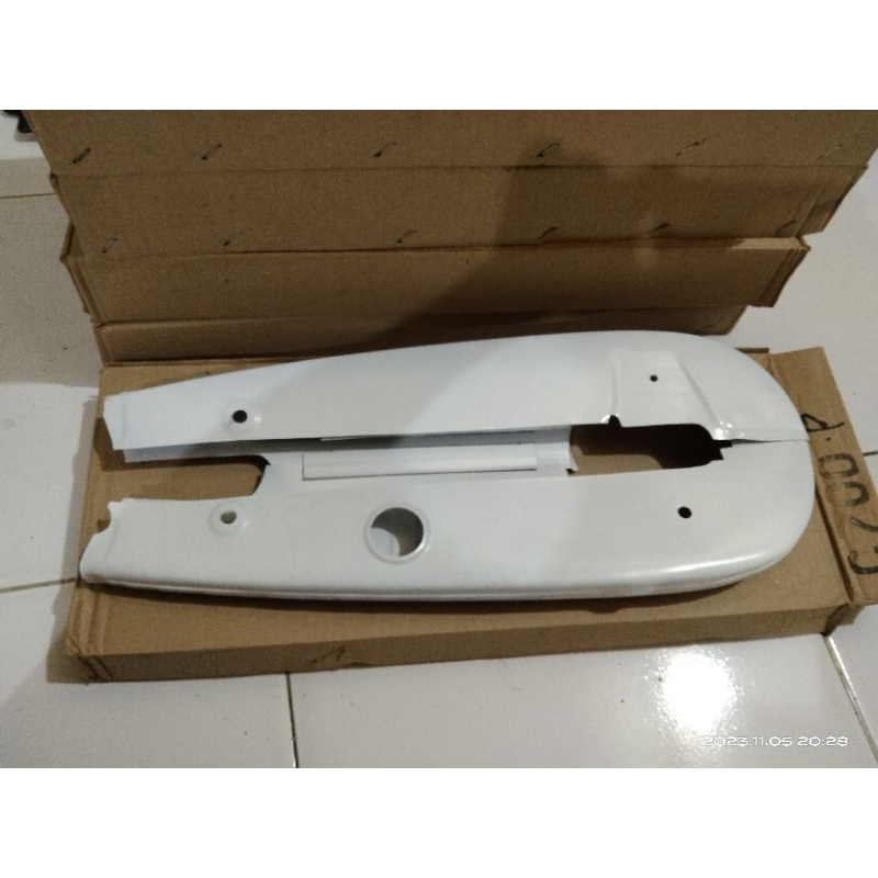 tutup rantai katengkas c70 c700 supercub buat shock pendek baru stok lawasan tebal