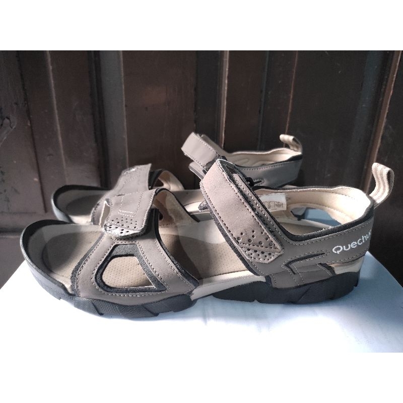 Sandal Gunung Quechua