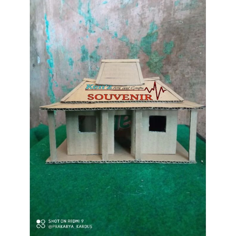 

miniatur rumah joglo prakarya kardus 20x20x18.. (C)