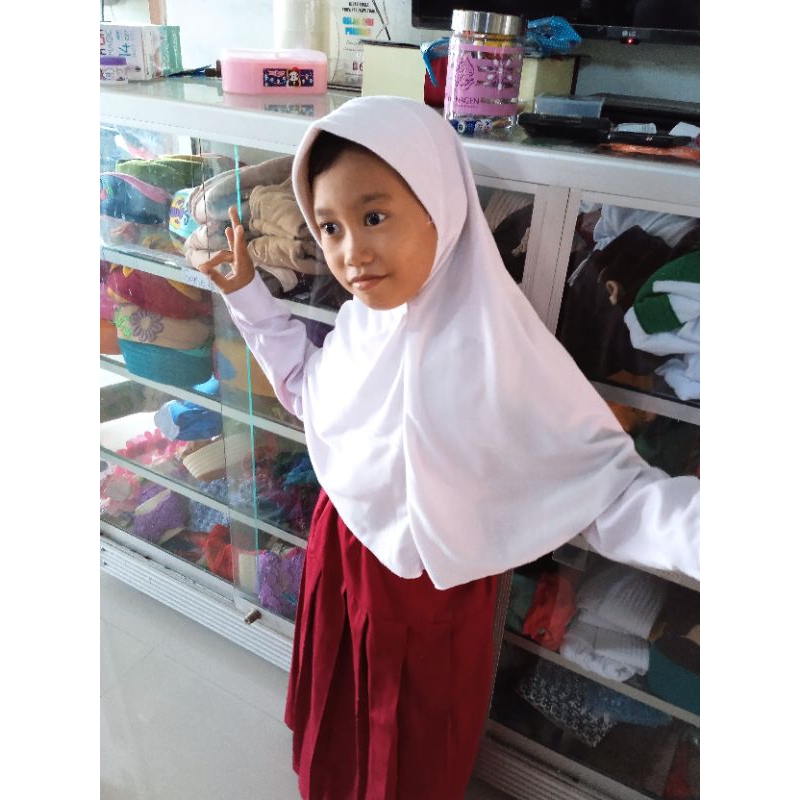 jilbab sekolah SD//bordir nama//SD/MADRASAH