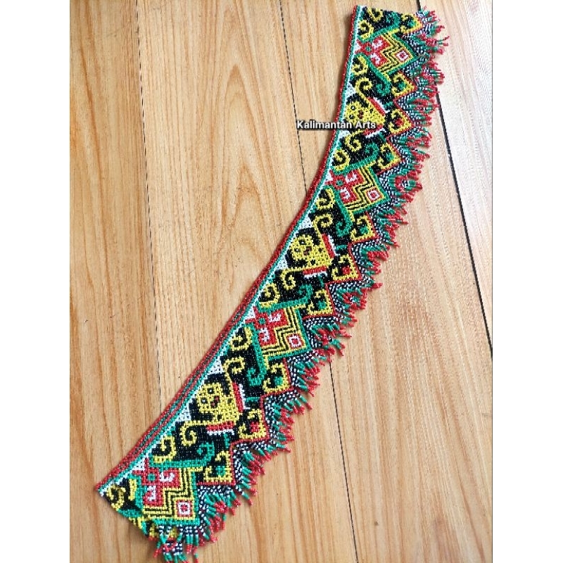Aban Manik/Anyaman Manik untuk Rok Dayak Bahau