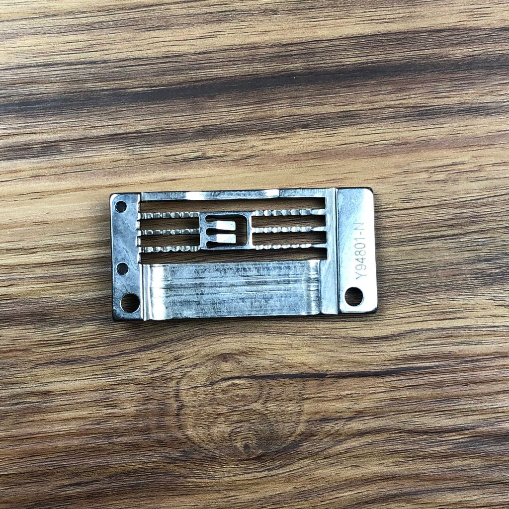 Needle Plate Y94801-N / Y94801N Plat Jarum Mesin Jahit Overdeck Kam Yamato VF2500 DW-1350