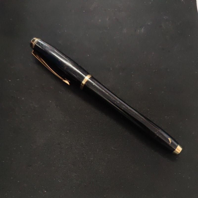 

Bolpoint bekas tandatangan Messi