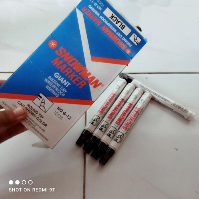 

SPIDOL PERMANENT MARKER SNOWMAN HITAM
