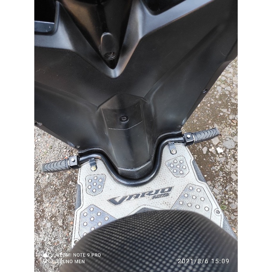 Besi Sandaran Dudukan Kaki Depan Honda Vario 125 FI injeksi 2013 - Plus Footstep Satu Pasang